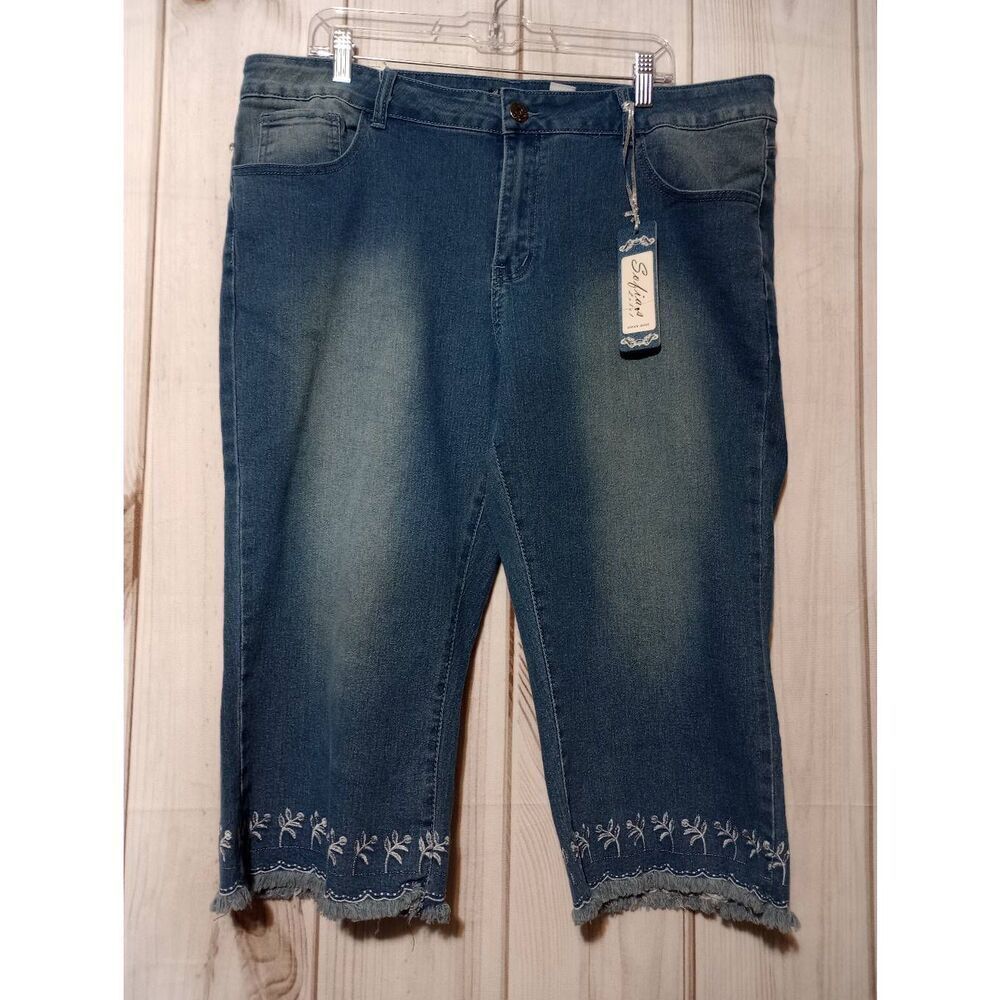 Sofia's Jeans Ladies 24 Capri‎ Embroidered Raw Hem
